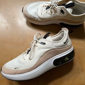 Women’s Nike Air Max Dia